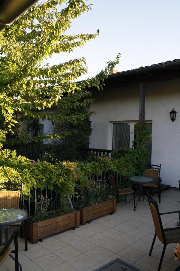 נוירופין Stadthotel Brandenburger Hof מראה חיצוני תמונה