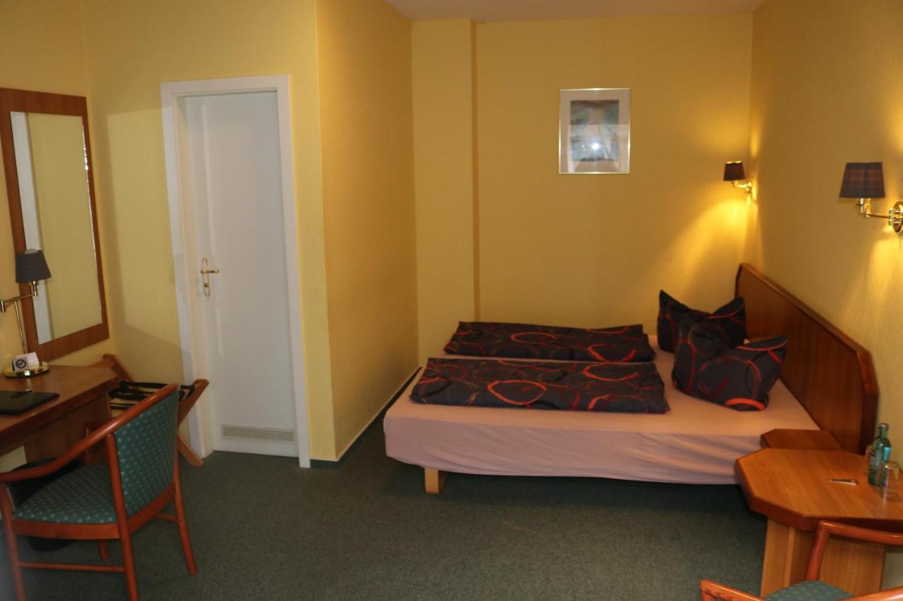 נוירופין Stadthotel Brandenburger Hof מראה חיצוני תמונה